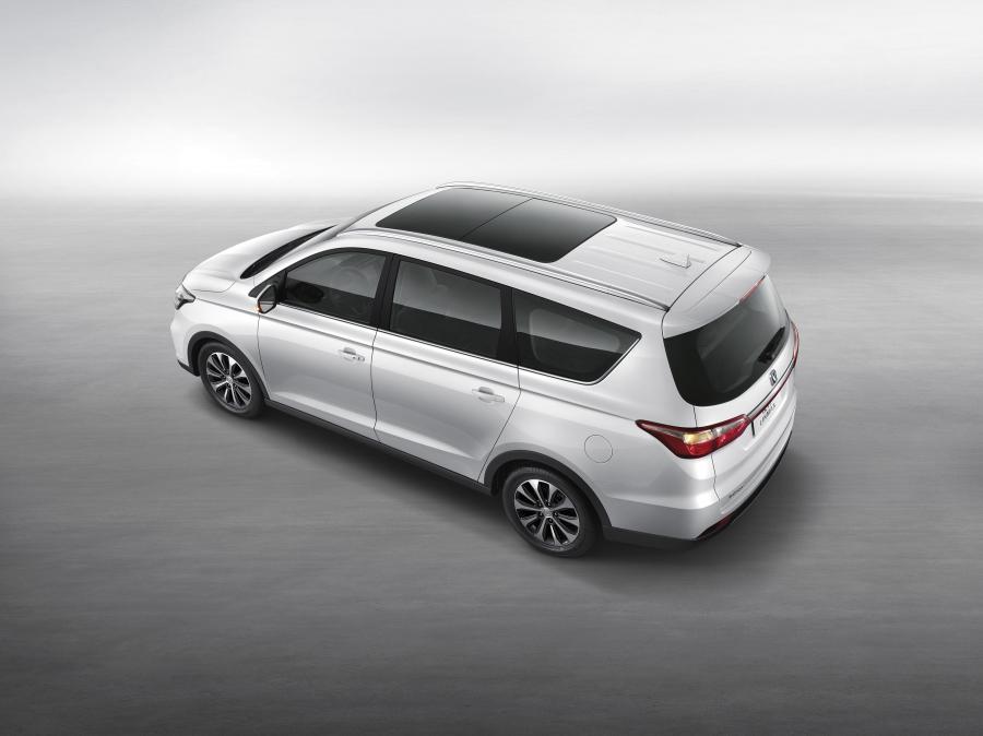  Changan Linmax 2017 года  (фото 6 из 11)